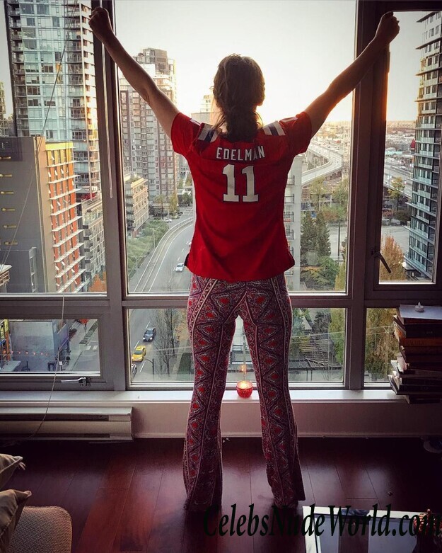 Brittany Curran Hot 59020