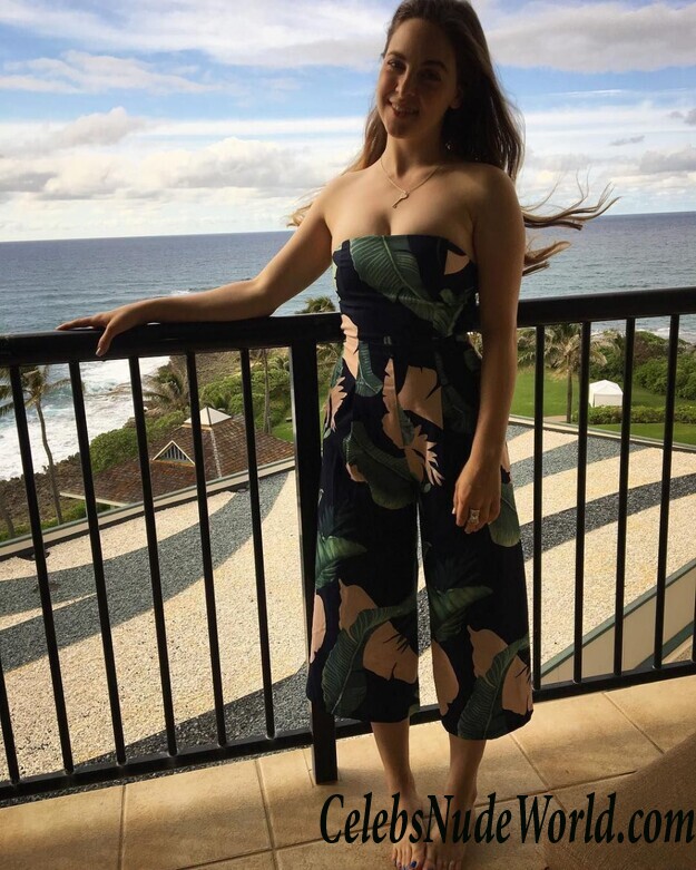 Brittany Curran Hot 59021