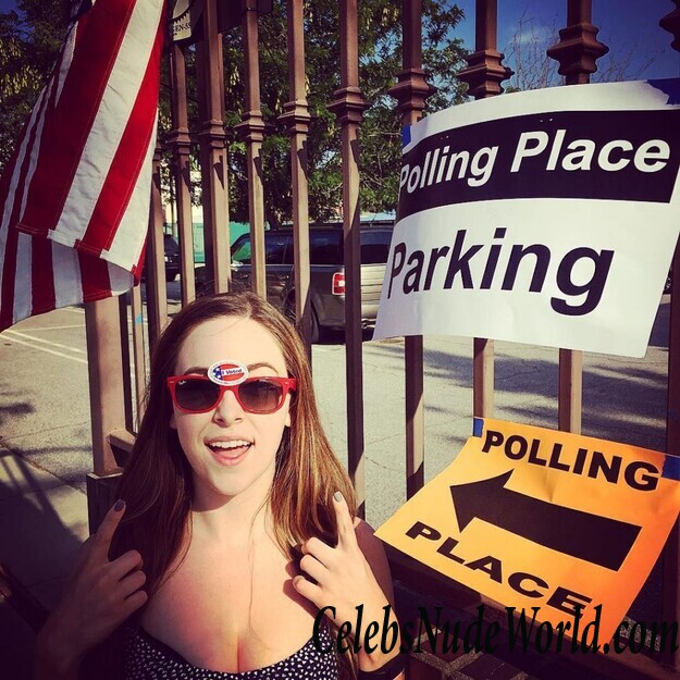 Brittany Curran Hot 59025