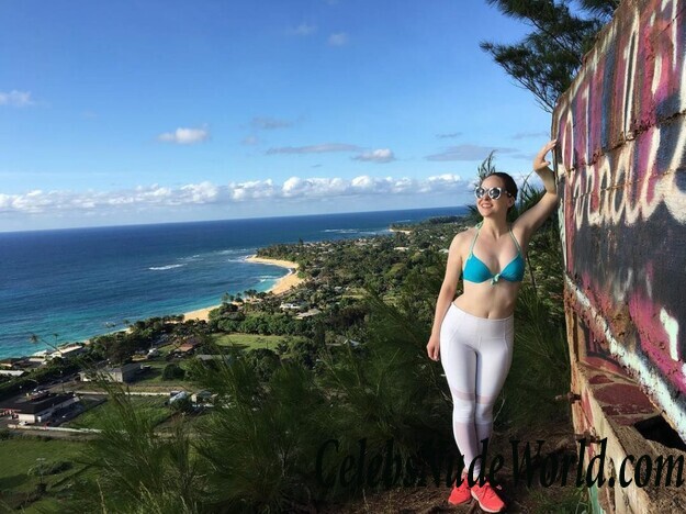 Brittany Curran Hot 59037