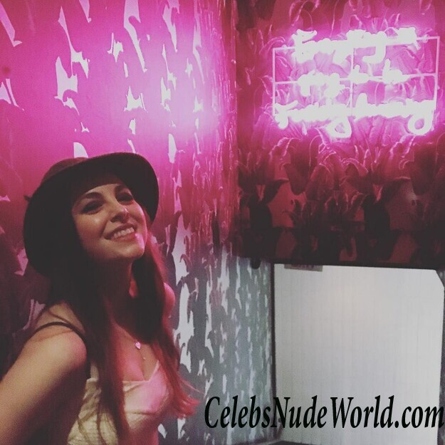 Brittany Curran Hot 59050