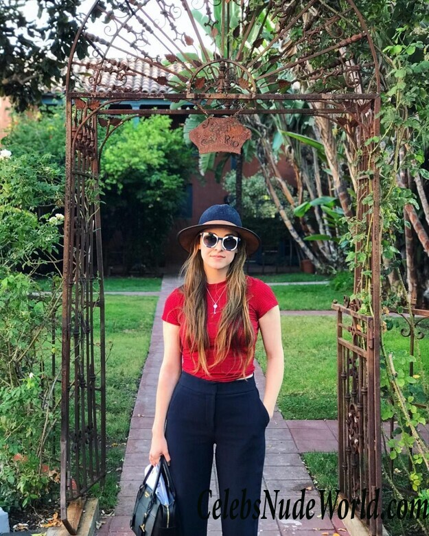 Brittany Curran Hot 59083