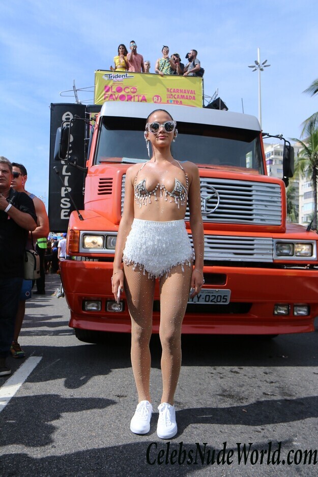 Bruna Marquezine Sexy 59619