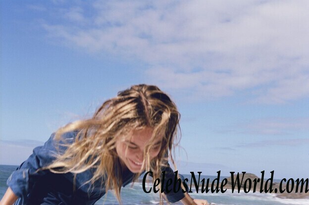 Camille Rowe Nude 60442