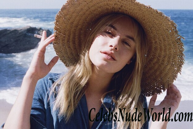 Camille Rowe Nude 60443