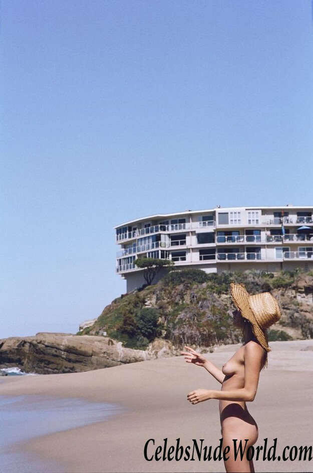 Camille Rowe Nude 60448