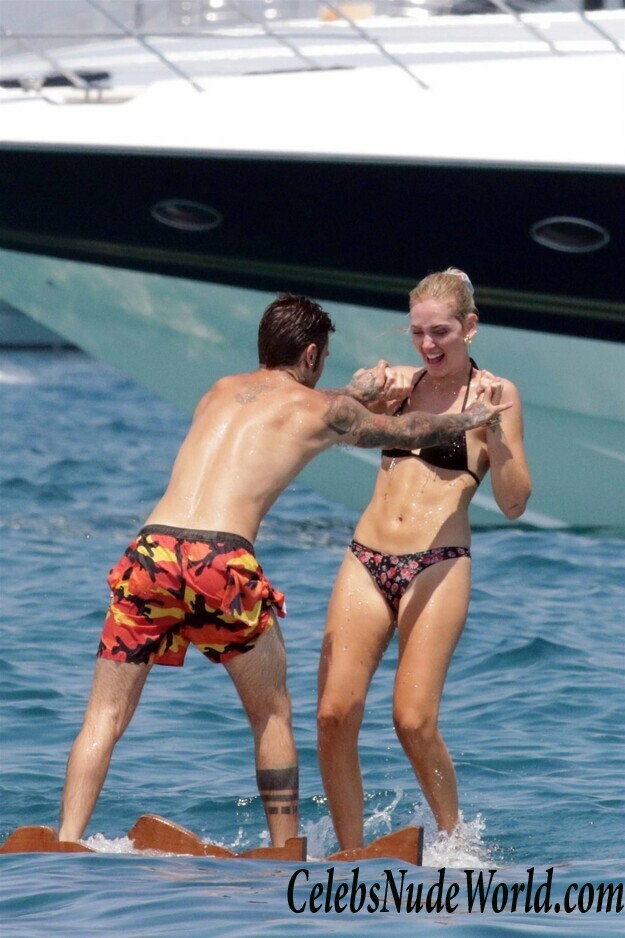 Chiara Ferragni Bikini 60614