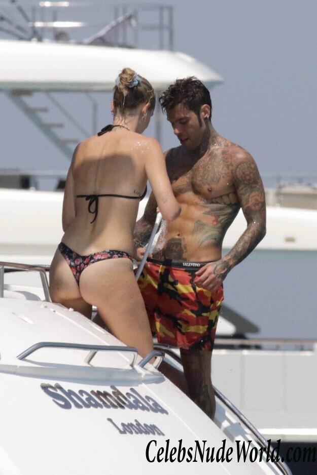 Chiara Ferragni Bikini 60630