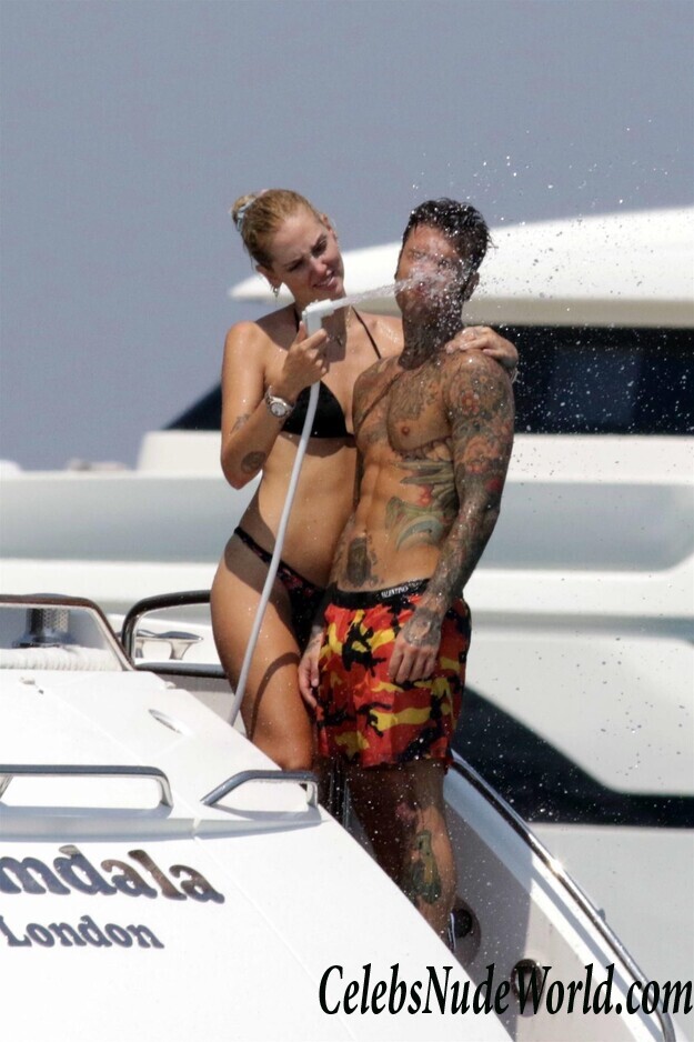 Chiara Ferragni Bikini 60642