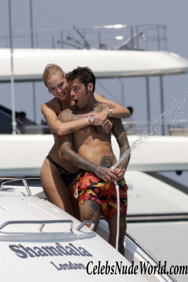 Chiara Ferragni Bikini 60644