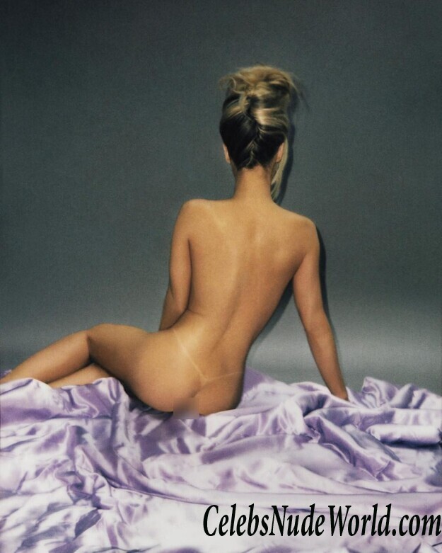 Carmen Electra Nude 60785