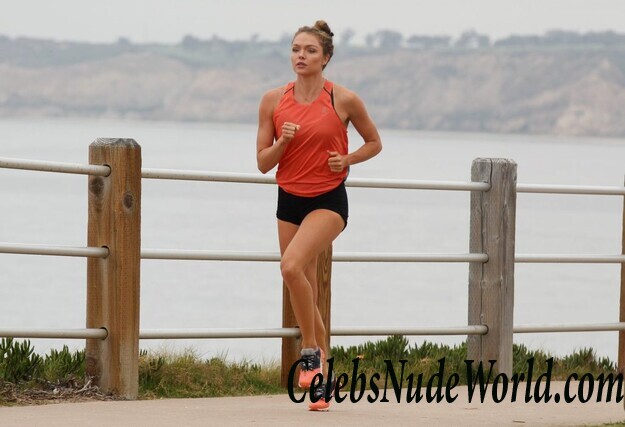 Chari Hawkins Sexy 61237