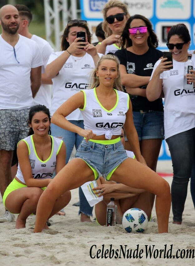 Camille Kostek Hot 61832