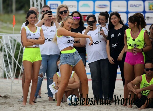 Camille Kostek Hot 61848