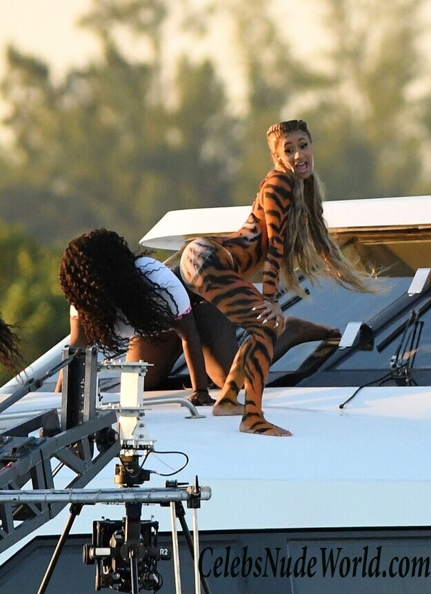 Cardi B Sexy 62012