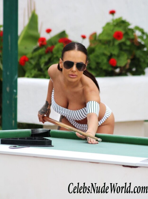 Chantelle Connelly Sexy 62080