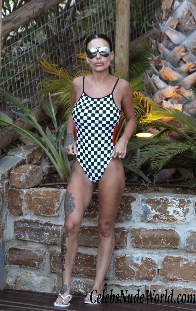 Chantelle Connelly Sexy 62112