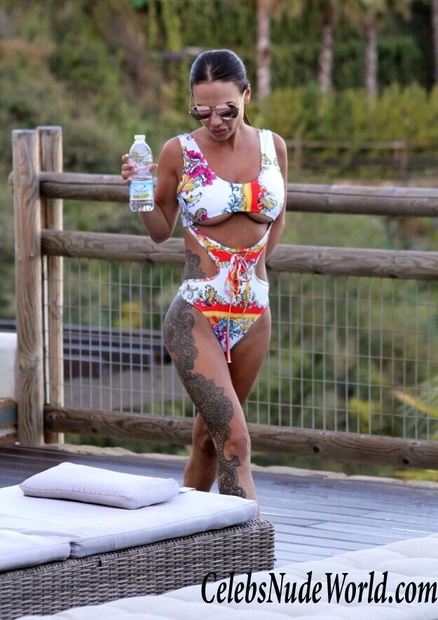 Chantelle Connelly Sexy 62168