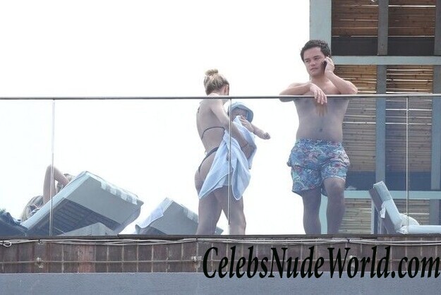 Candice Swanepoel Sexy Photos 62290