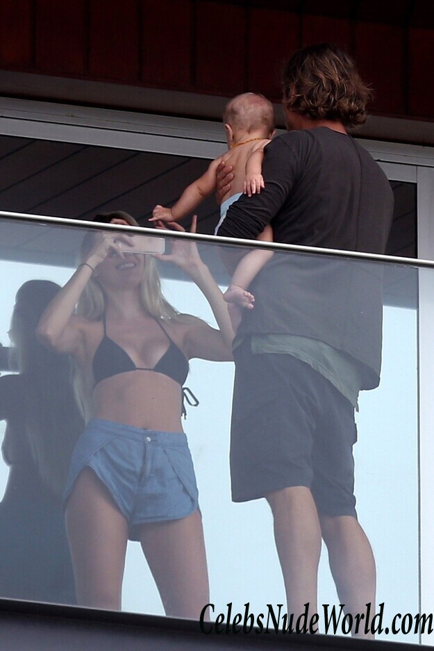 Candice Swanepoel Sexy Photos 62300