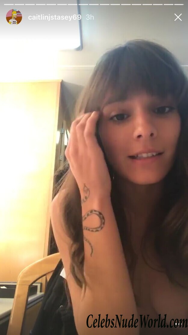Caitlin Stasey Topless Pics 62342