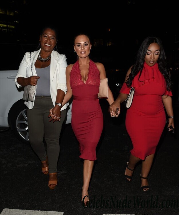 Chantelle Connelly Looks Really Great In Red 62644