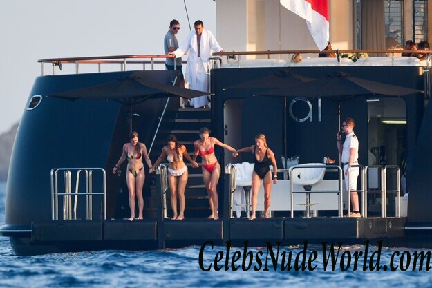 Camila Morrone Bikini 62945