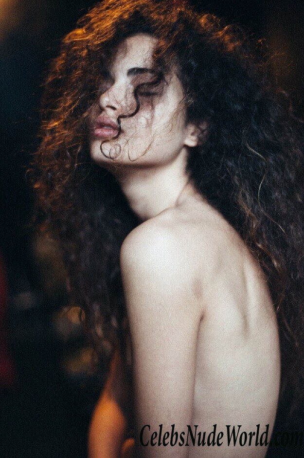 Topless Photos of Chiara Scelsi 63287