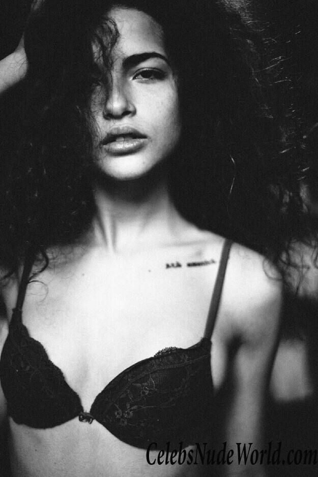 Topless Photos of Chiara Scelsi 63289