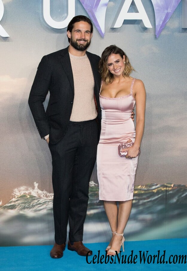 Camilla Thurlow Cleavage 63313