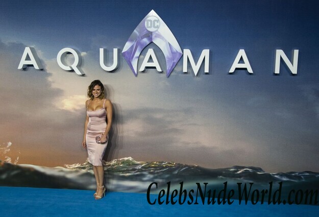 Camilla Thurlow Cleavage 63330