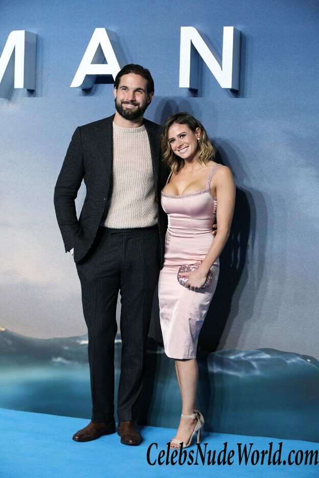 Camilla Thurlow Cleavage 63334