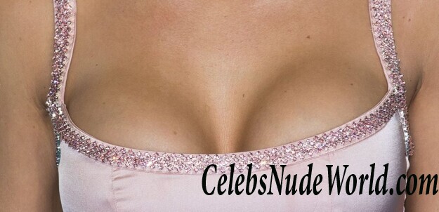 Camilla Thurlow Cleavage 63345