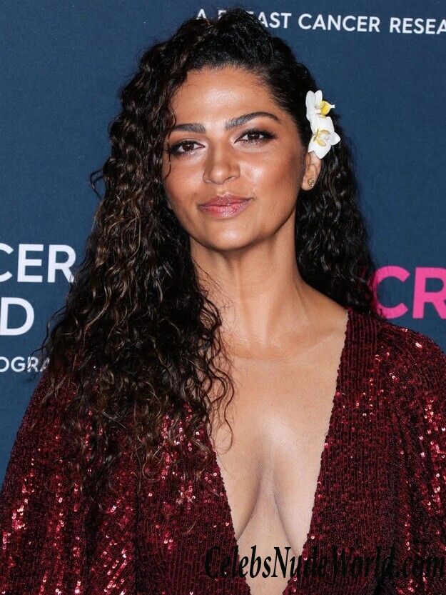 Camila Alves McConaughey Cleavage 63544