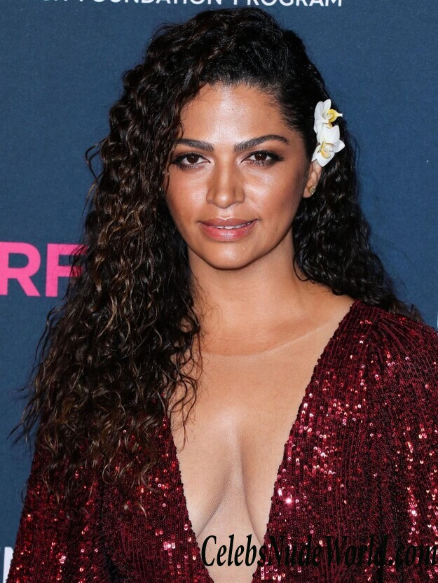 Camila Alves McConaughey Cleavage 63545