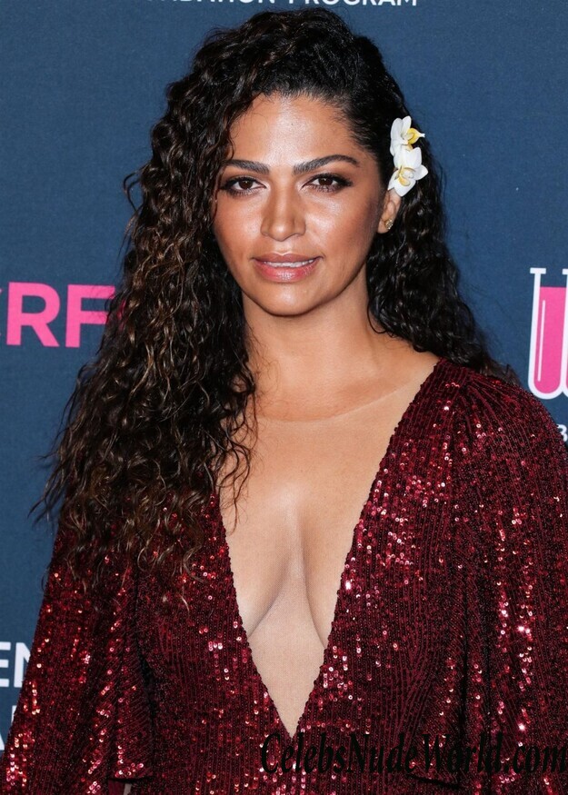 Camila Alves McConaughey Cleavage 63546