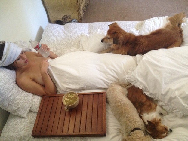 Alyson and Amanda Michalka 6414