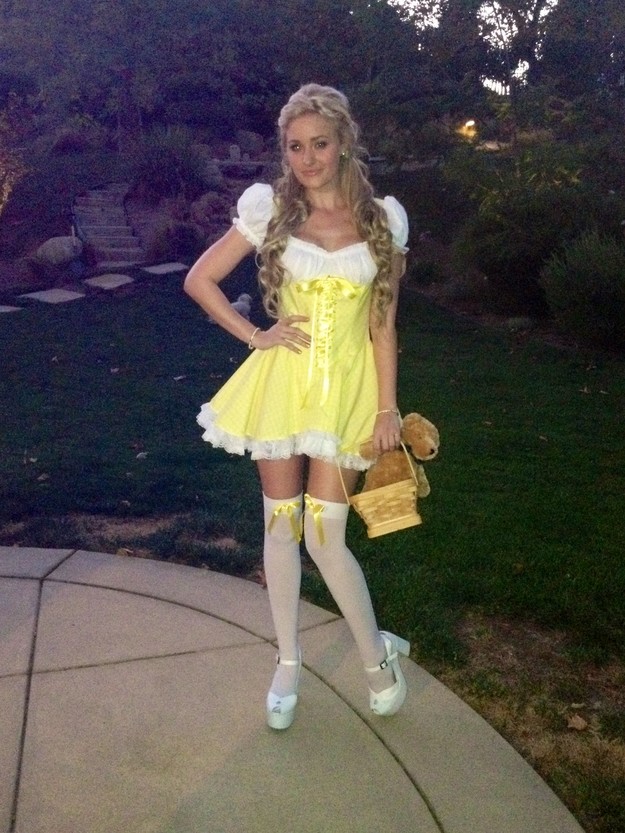 Alyson and Amanda Michalka 6418