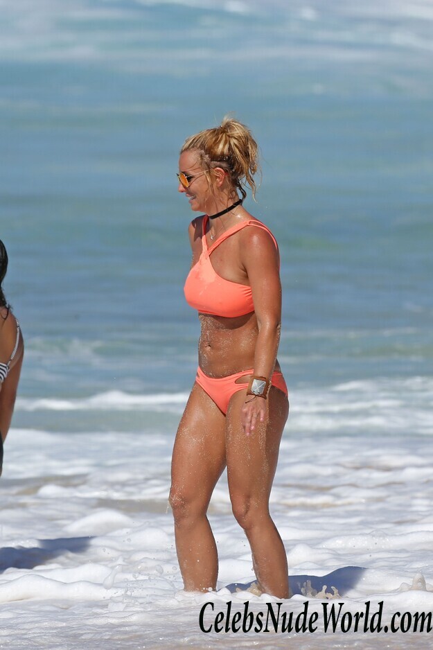 Topless Photos of Britney Spears 64201