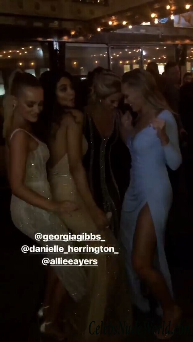 Camille Kostek Sexy 64305