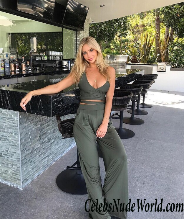 Casey Costelloe Ass 64427