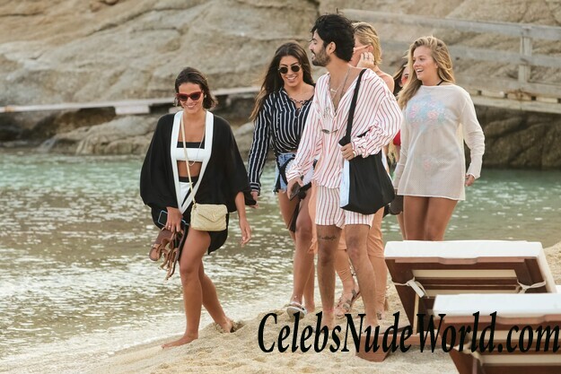 Bruna Marquezine & Fiorella Gelli Mattheis Sexy 64470