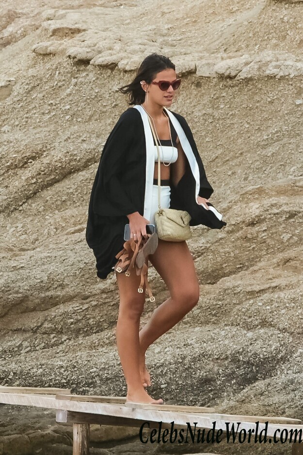 Bruna Marquezine & Fiorella Gelli Mattheis Sexy 64492