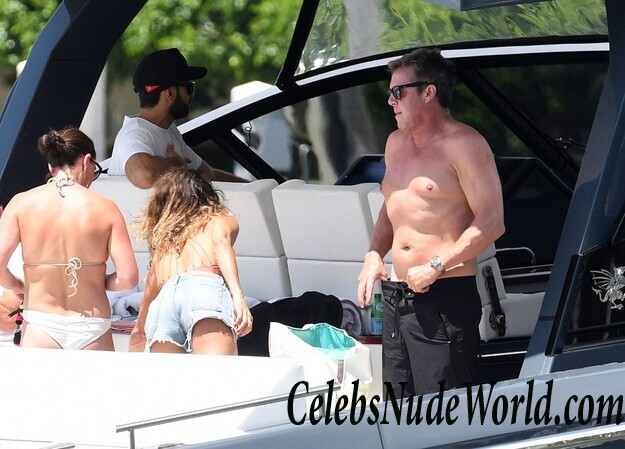 Brooke Burke Bikini 64517