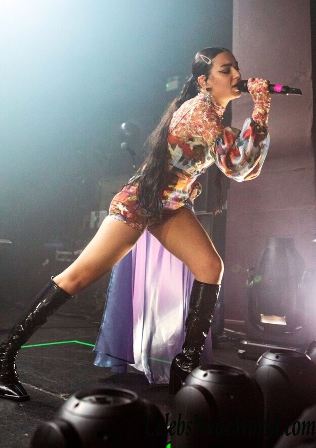 Charli XCX Sexy 64723