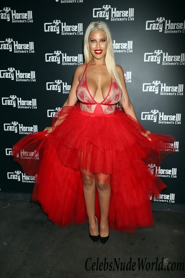 Bridgette B Cleavage 64874