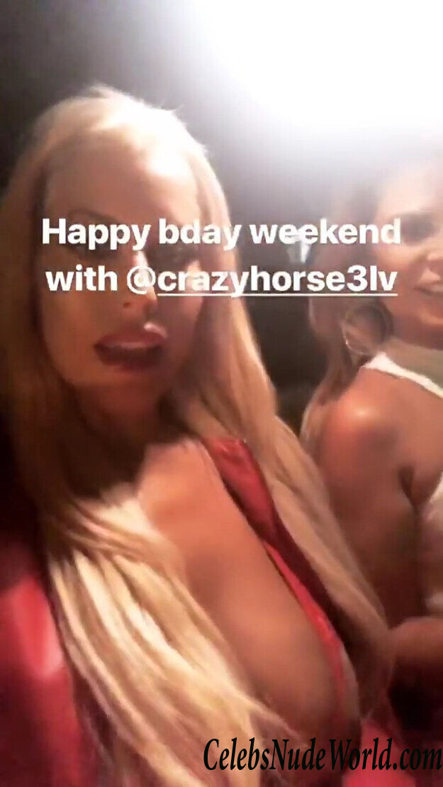 Bridgette B Cleavage 64881