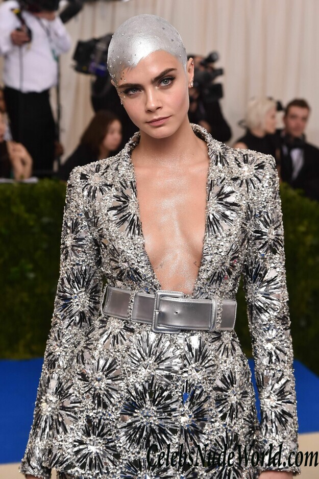 Cara Delevingne Cleavage Hot Photos 65217