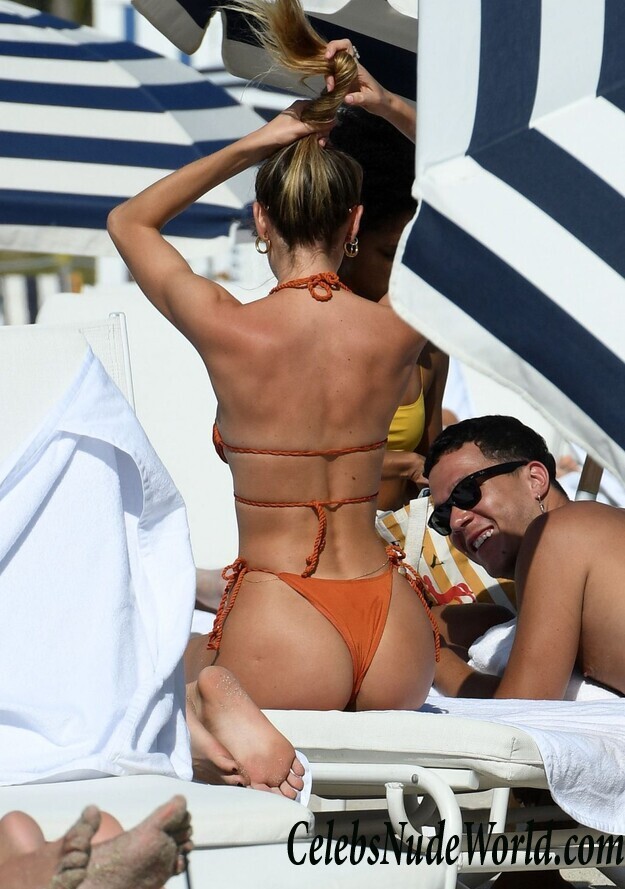 Candice Swanepoel Bikini 65641