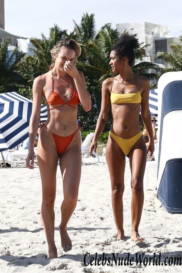 Candice Swanepoel Bikini 65713